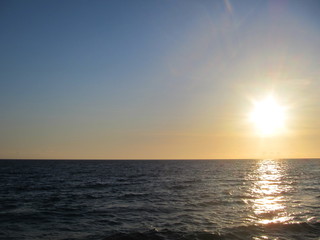 Obraz premium 日没の海（sunset sea）沖縄 Okinawa Japan