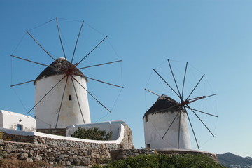 Fototapeta na wymiar Windmühlen auf Mykonos