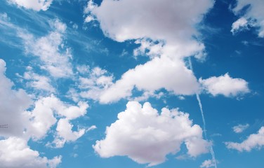 Nubes en el cielo. Fondos.