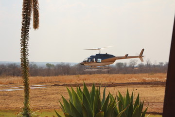 Helicopter über den Victoriafällen © Heiko