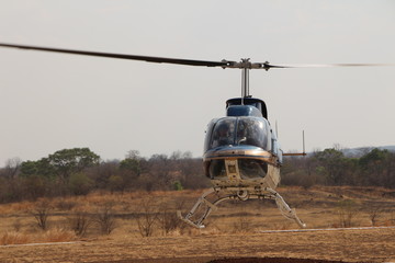 Helicopter über den Victoriafällen © Heiko