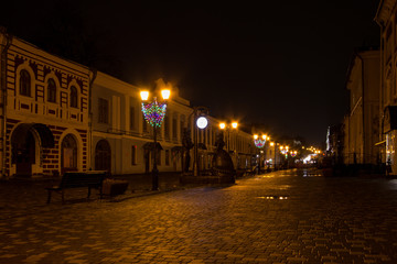 Fototapeta na wymiar beautiful lights of the night street