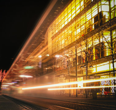 mannheim, strassenbahn, planken, innenstadt, paradeplatz, building, city, light,