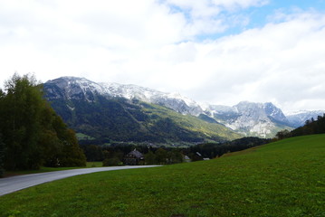 Fototapeta na wymiar Gebirgszug mit Trisselwand (Berg in der Steiermark)