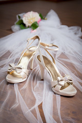 Elegant wedding sandals with high heels