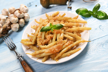 Yellow beans with butter and breadcrumbs