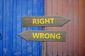 Right and wrong arrows decisions concept