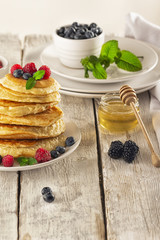pancakes with berries