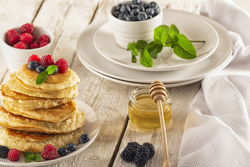 pancakes with berries