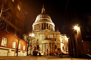 st paul's cathedral london night