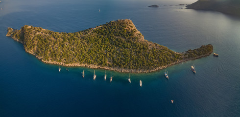 L& 39 île de Saint-Nicolas en Turquie est connue pour la colonie romaine (plus tard - byzantine) sur l& 39 île de Saint-Nicolas qui était autrefois l& 39 un des centres du christianisme