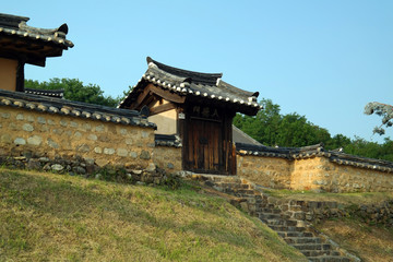 Fototapeta na wymiar Sungjuhyanggyo Confucian School 