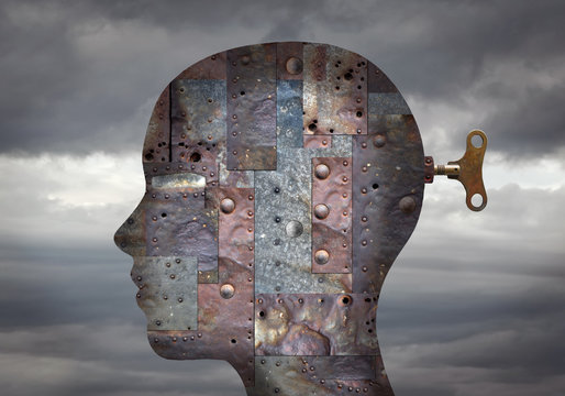 Metallic head with key