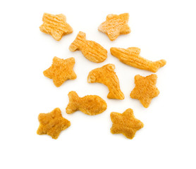 grupo de pescaditos fritos con diversas formas de animales marinos