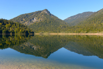 Vorbere Speigelungen  im See