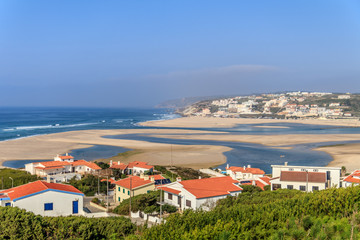 Vista da Lagoa de &Oacute;bidos em Portugal