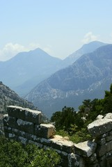 Fototapeta na wymiar Blick auf das Taurusgebirge von den Mauern von Termessos