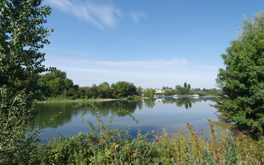 Fototapeta na wymiar Barge and Seine river in the French Vexin regional nature park