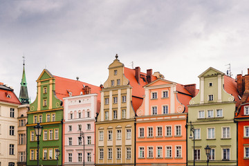 Obraz premium Buildings on the medieval Market Square in Wroclaw, Poland