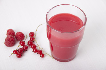 Kissel from raspberry and redcurrant