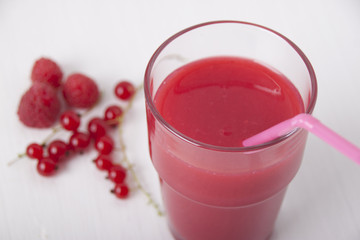 Kissel from raspberry and redcurrant