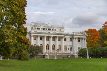 Obraz premium Yelagin Palace, Recreation Park, Yelagin Island, St. Petersburg, Russia