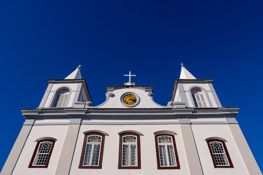 Torres Da Igreja Na Cidade De Laguna No Brasil