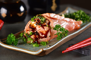 Seared salmon temaki