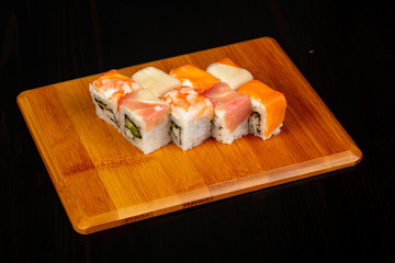 Japanese roll Rainbow