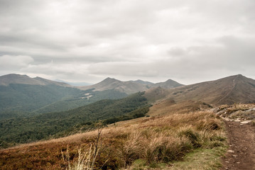 Obraz premium view from Rozsypaniec hill in autumn Bieszczady mountains in Poland