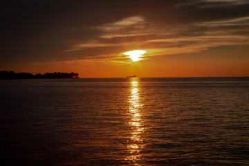 Fototapeta na wymiar Red Orange Sunset