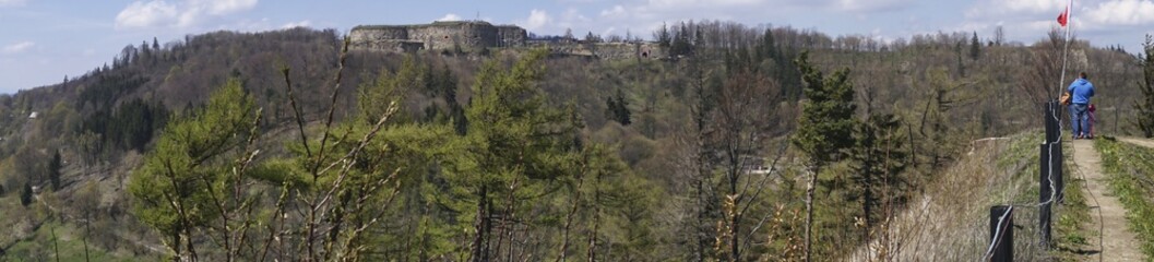 wiosenna górska panorama, widok z  fortu Ostróg na Donjon w Srebrnej Górze © Jarek Witkowski
