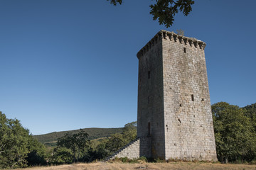 Fototapeta na wymiar Torre medieval de Porqueira en la comarca de A Limia, Ourense. Galicia. España.