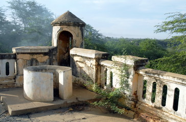 Saint-Louis du Sénégal, vestiges de la résidence édifiée aux abords de Richard-Toll par le...