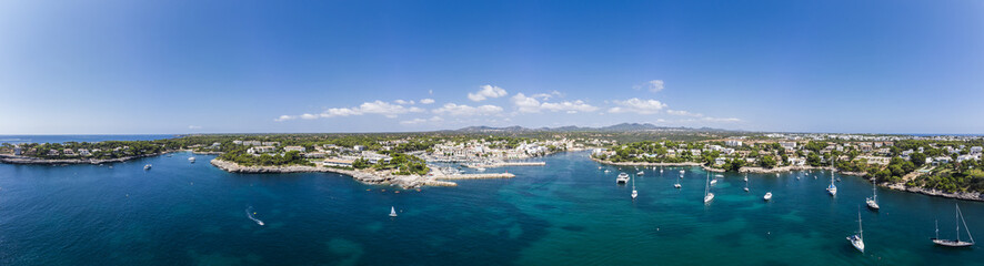 Luftaufnahme, Küste von Porto Petro mit Häusern und Villen, Region Cala D' or , Gemeinde...