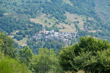 Fototapeta premium Road through the mountain in the valley of aran