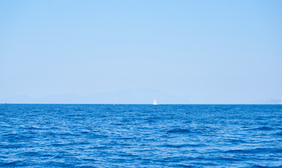 Fototapeta premium Sailboat on Horizon