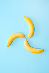 The composition of yellow bananas in the form of a fan to save from the heat
