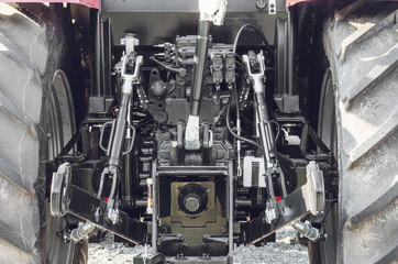 Rear mount for tools in tractor