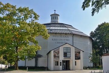 Altötting - Gebäude der Ausstellung Kreuzigung Jesu