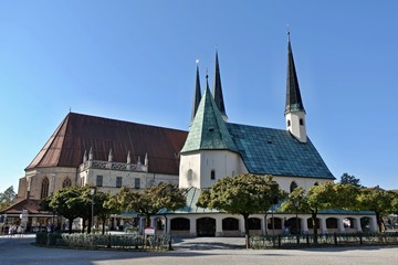 Altötting - Gnadenkapelle und Stadtpfarrkiche - Kapellplatz 