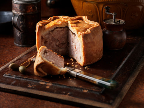 Raised pork pie