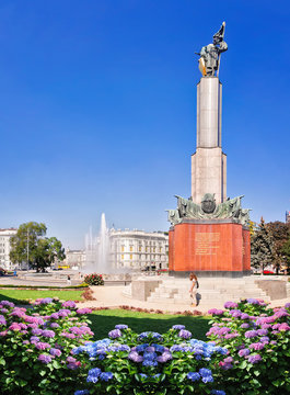 Heldendenkmal der Roten Armee, Wien
