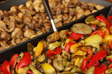 Тушеные овощи и грибы