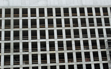 Скелет строящегося дома