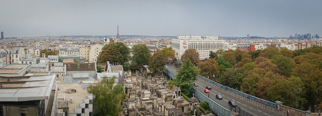 Paris, France - 09 22 2018: Montmartre. Vue panoramique depuis le Terass Hôtel