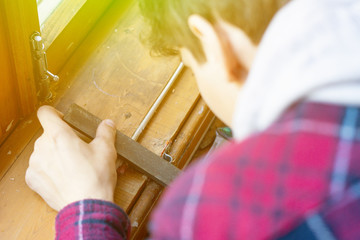 file wood hand