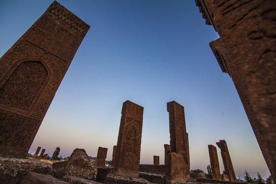 Bitlis Ahlat Sel&ccedil;uklu Mezar Taşları