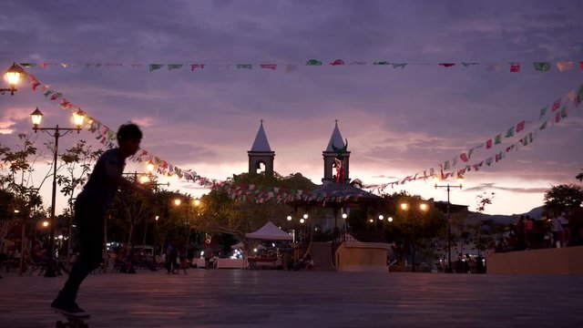 San Jos&eacute; del Cabo Main Square skateboarding and bicycle.