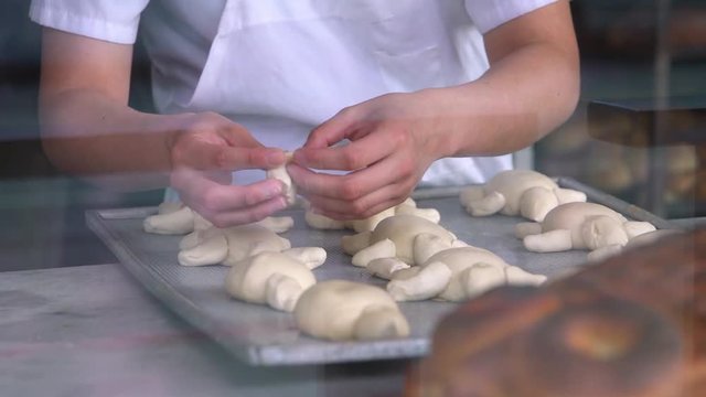 San Francisco Sourdough bakery making turtles !
120fps Slow Motion